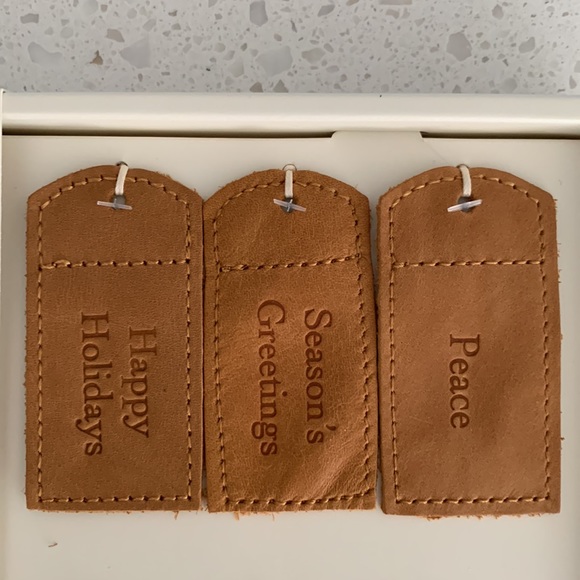 NIB HEARTH & HAND Holiday Reusable Leather Gift Tags Set of 6 - Picture 4 of 7